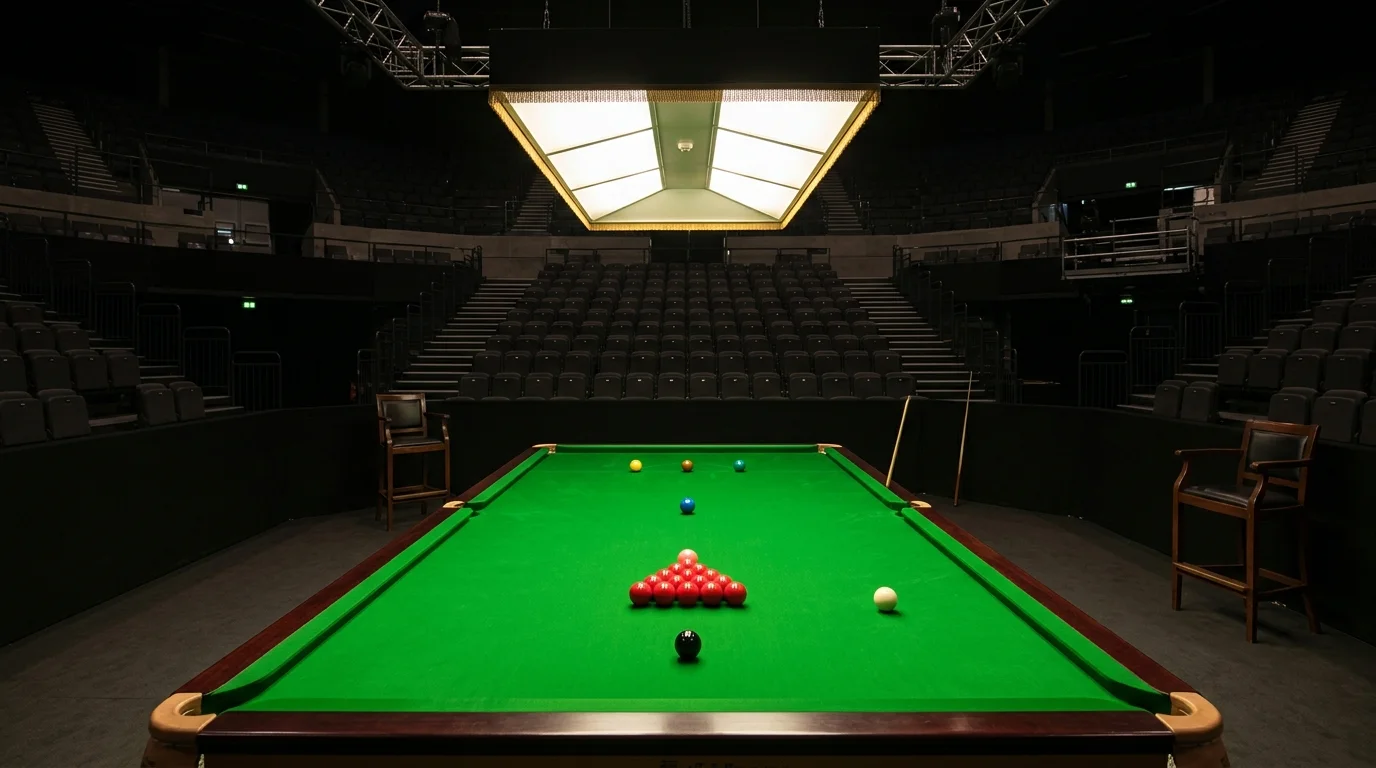 Snooker Triple Crown Saison 2025/26: Crucible-Atmosphäre mit grünem Spieltisch unter Spotlights